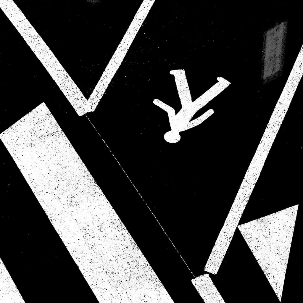 Photo: Lionel Delevingne - sidewalk